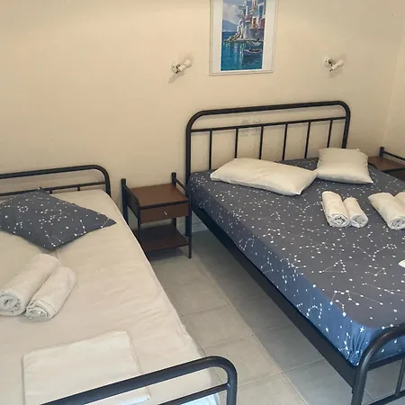 Polyxenis 3* Λυγιά