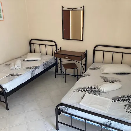 Ξενοδοχείο με διαμερίσματα Polyxenis Λυγιά