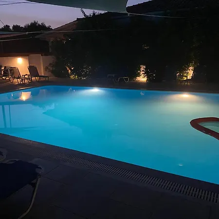Lägenhetshotell Polyxenis 3*