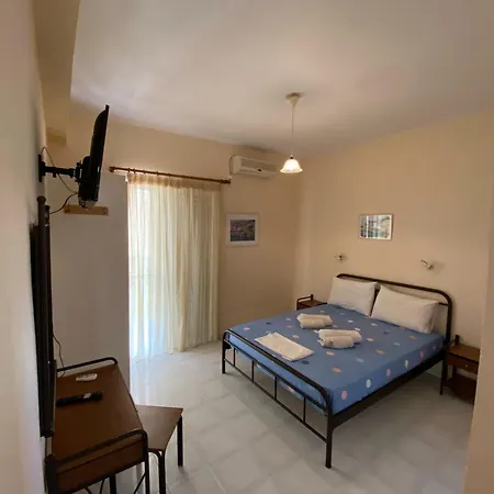 Polyxenis Hotel de apartamente 3*