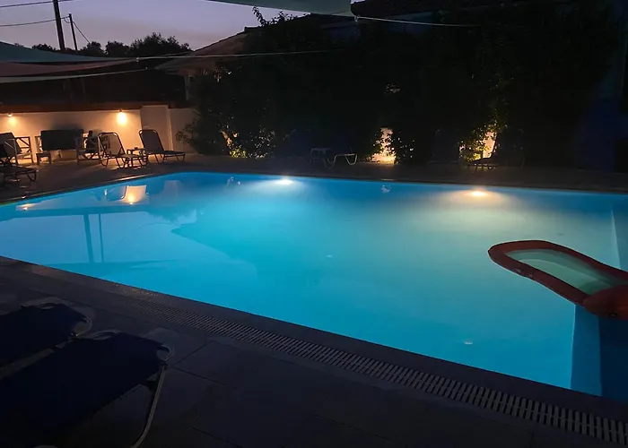 Apart Otel Polyxenis 3*