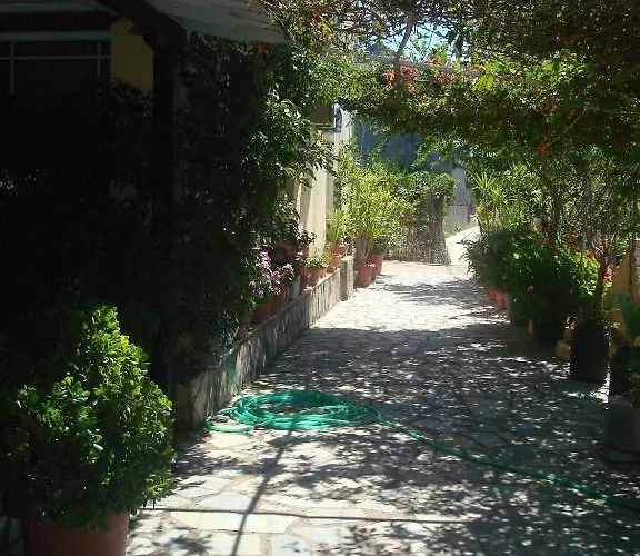 Polyxenis Apart Otel