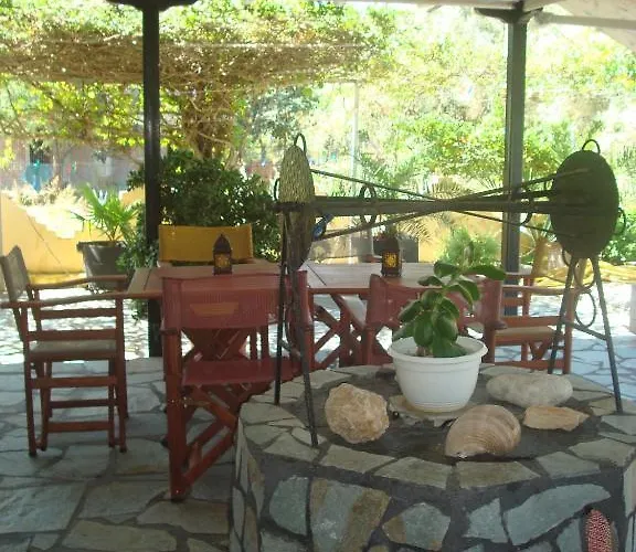 Polyxenis Apart Otel