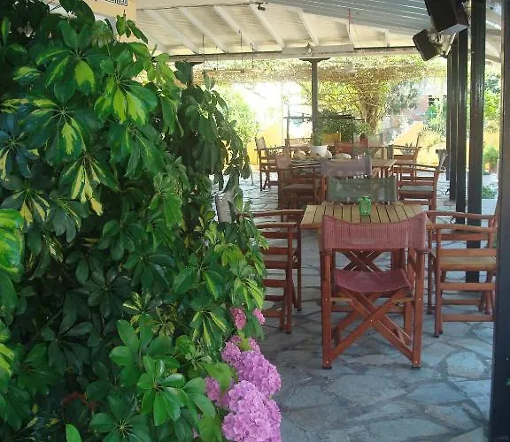 Apart Otel Polyxenis 3*